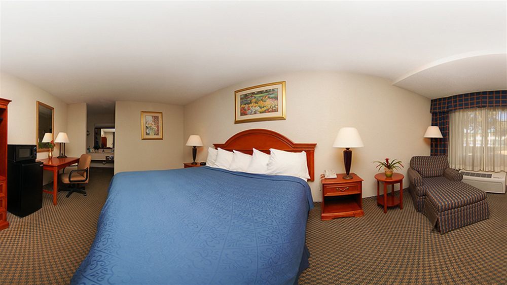 דנטון Texas Inn & Suites מראה חיצוני תמונה