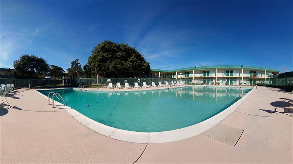 דנטון Texas Inn & Suites מראה חיצוני תמונה