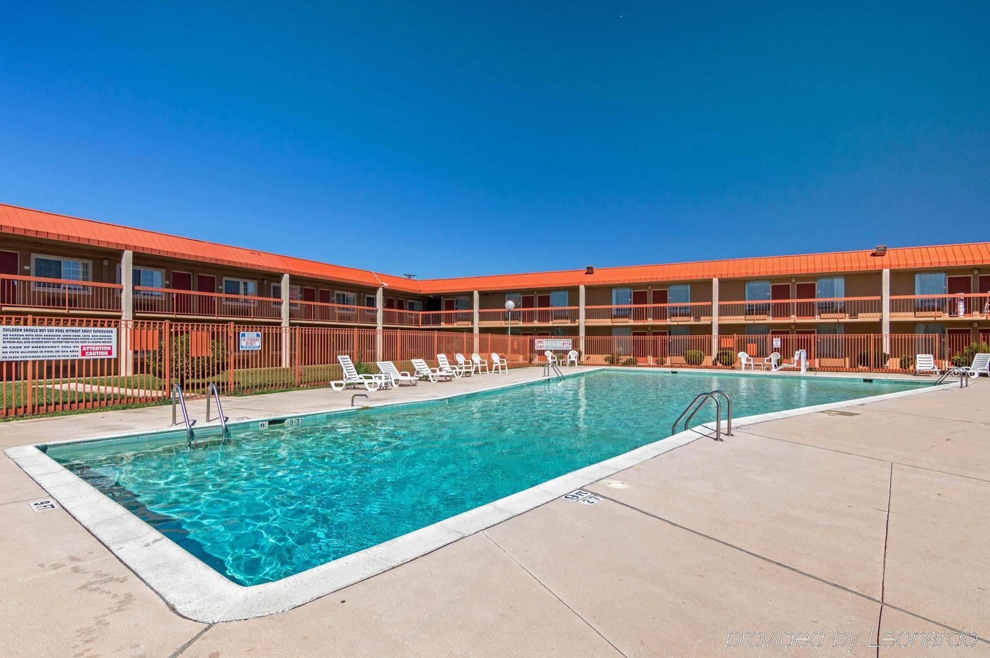 דנטון Texas Inn & Suites מראה חיצוני תמונה