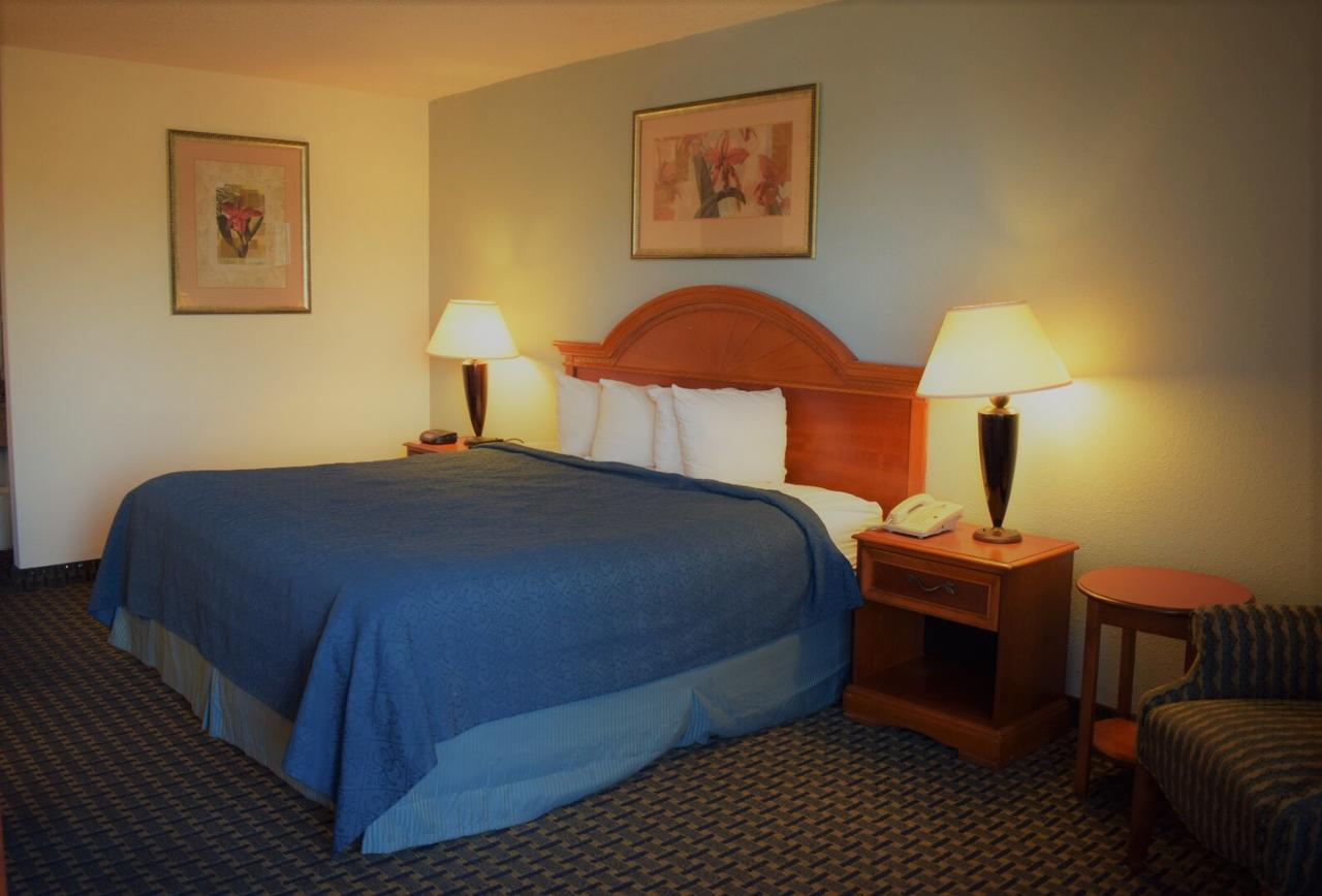 דנטון Texas Inn & Suites מראה חיצוני תמונה